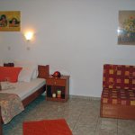 hatzi_2011_04